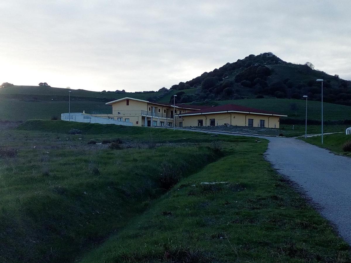 Hotel Bena E Traes Laerru المظهر الخارجي الصورة