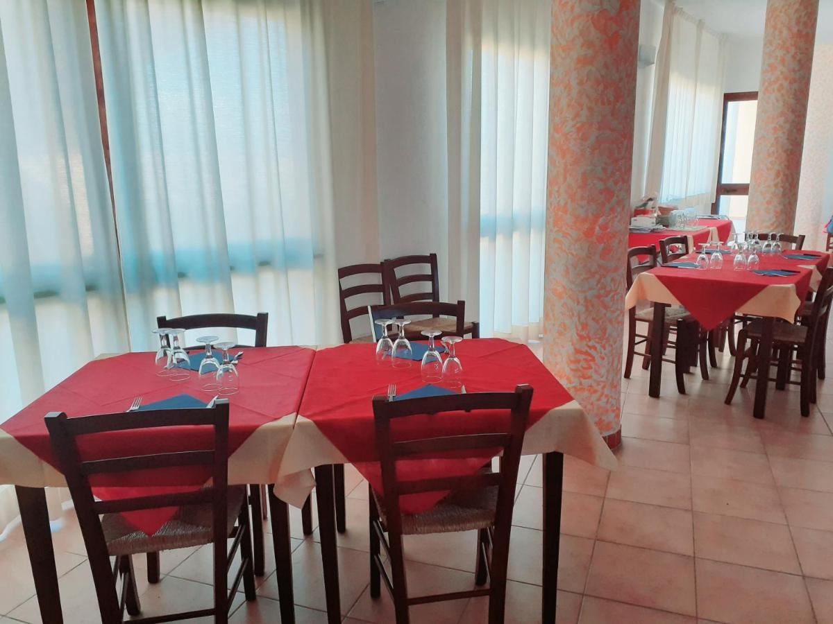 Hotel Bena E Traes Laerru المظهر الخارجي الصورة