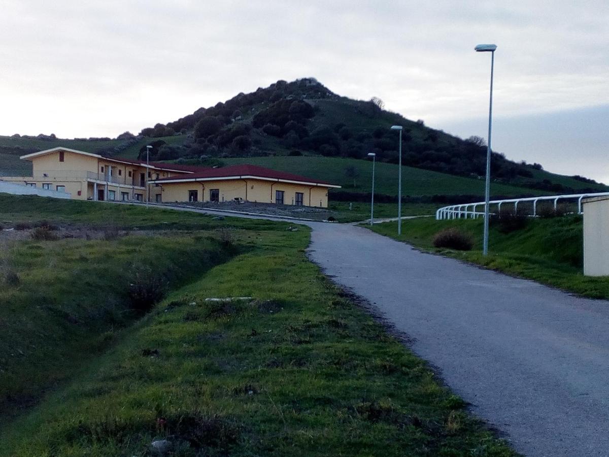 Hotel Bena E Traes Laerru المظهر الخارجي الصورة